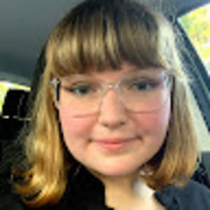 Meet your Posher, Claudia